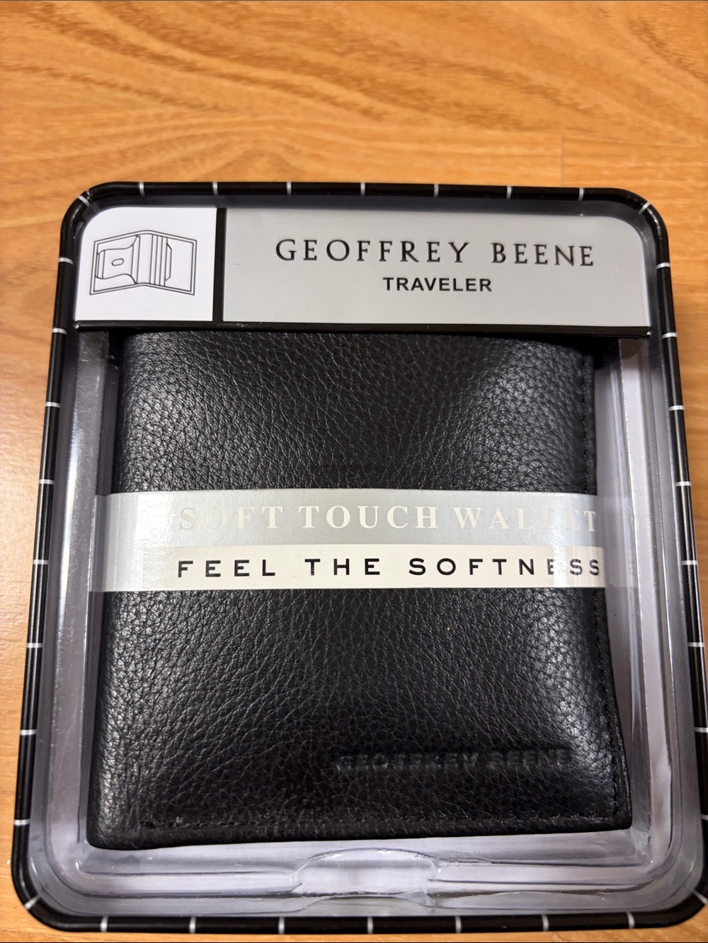 Geoffrey Beene Black Pebbled Soft Touch Traveler Wallet